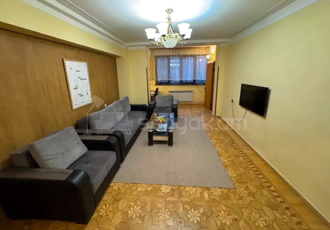 3 Սենյականոց Բնակարան Քարե Շենքում, 70քմ, 4/10 հարկ, Կապիտալ Վերանորոգված, Կահավորված, Արևկող