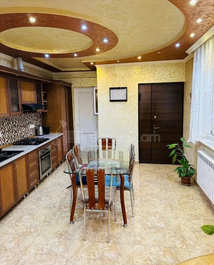 4 Սենյականոց Սեփական Տուն, 140քմ, Կապիտալ Վերանորոգված, Ավտոտնակով