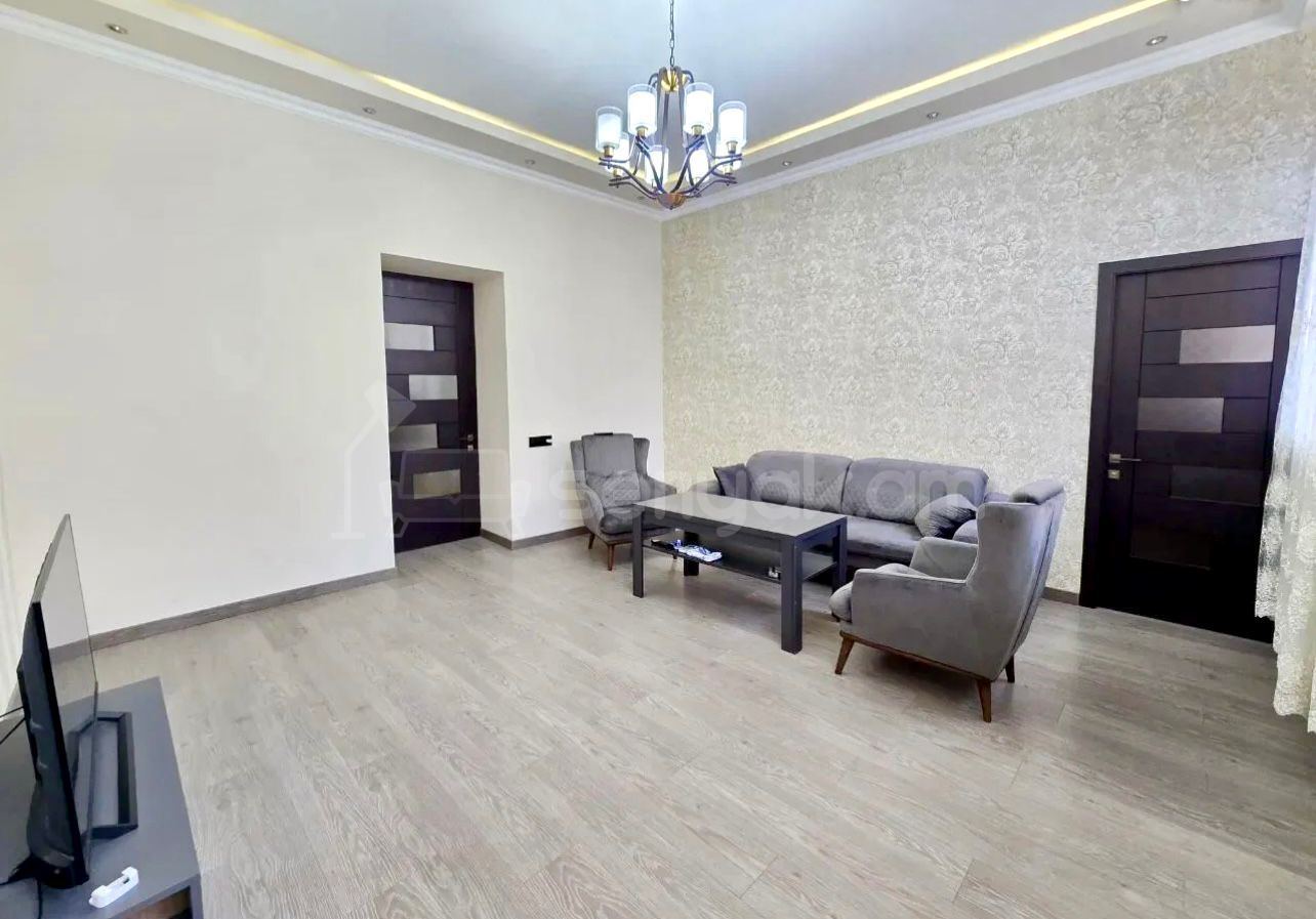 2 Սենյականոց Բնակարան Քարե Շենքում, 65քմ, 1/4 հարկ, Դիզայներական Վերանորոգված, Կահավորված, Արևկող