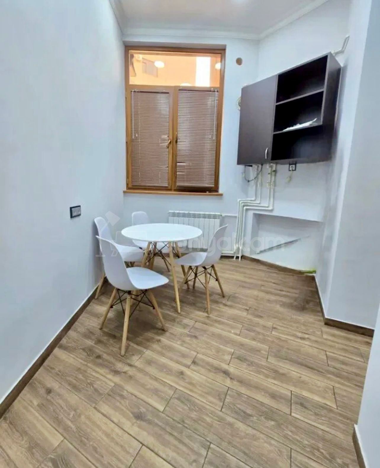 2 Սենյականոց Բնակարան Քարե Շենքում, 65քմ, 1/4 հարկ, Դիզայներական Վերանորոգված, Կահավորված, Արևկող