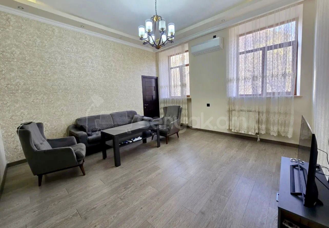 2 Սենյականոց Բնակարան Քարե Շենքում, 65քմ, 1/4 հարկ, Դիզայներական Վերանորոգված, Կահավորված, Արևկող