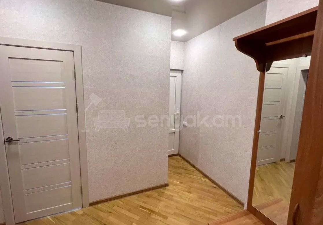 3 Սենյականոց Բնակարան Քարե Շենքում, 80քմ, 5/5 հարկ, Կապիտալ Վերանորոգված, Կահավորված, Արևկող