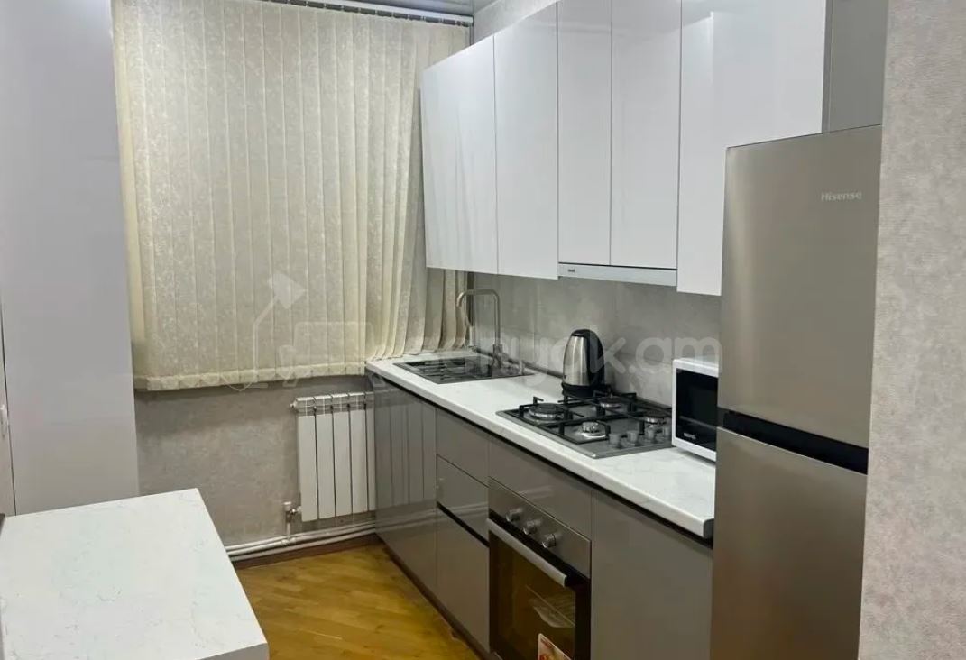 3 Սենյականոց Բնակարան Քարե Շենքում, 80քմ, 5/5 հարկ, Կապիտալ Վերանորոգված, Կահավորված, Արևկող