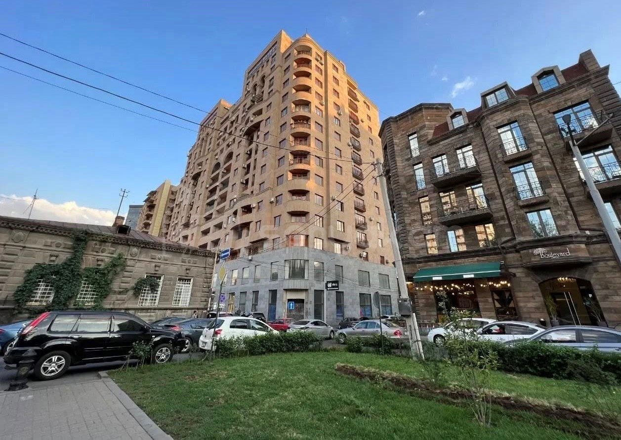 Նորակառույց Օֆիսային Տարածք, 600քմ