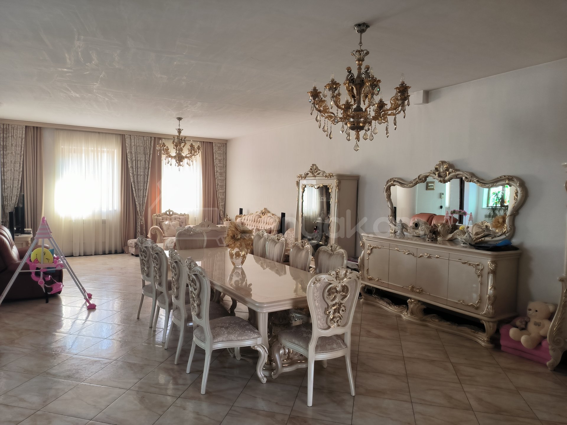 5 Սենյականոց Շքեղ Առանձնատուն, 320քմ