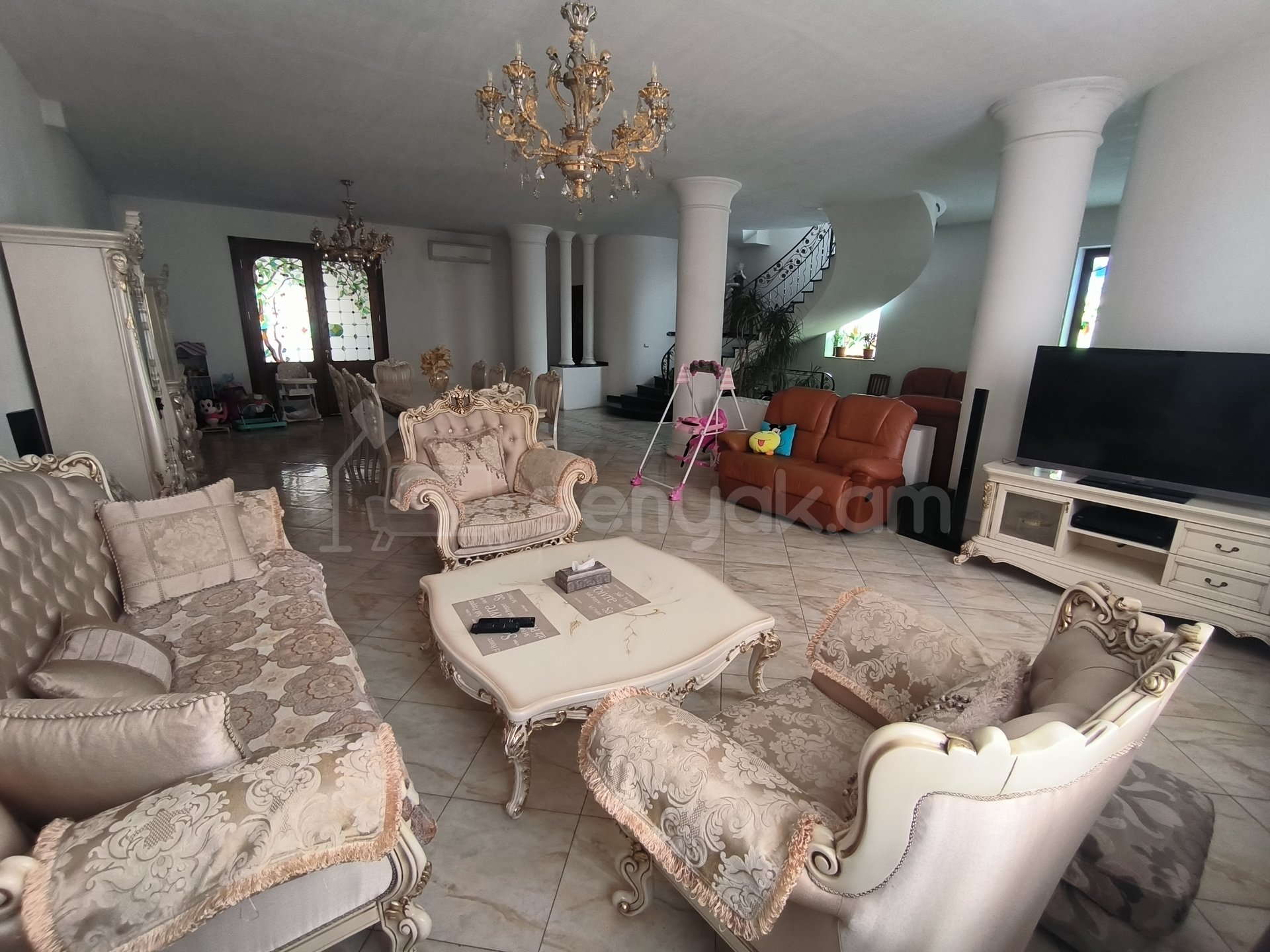 5 Սենյականոց Շքեղ Առանձնատուն, 320քմ