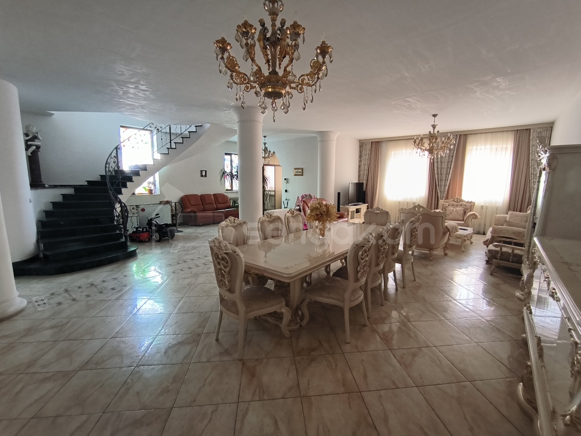 5 Սենյականոց Շքեղ Առանձնատուն, 320քմ