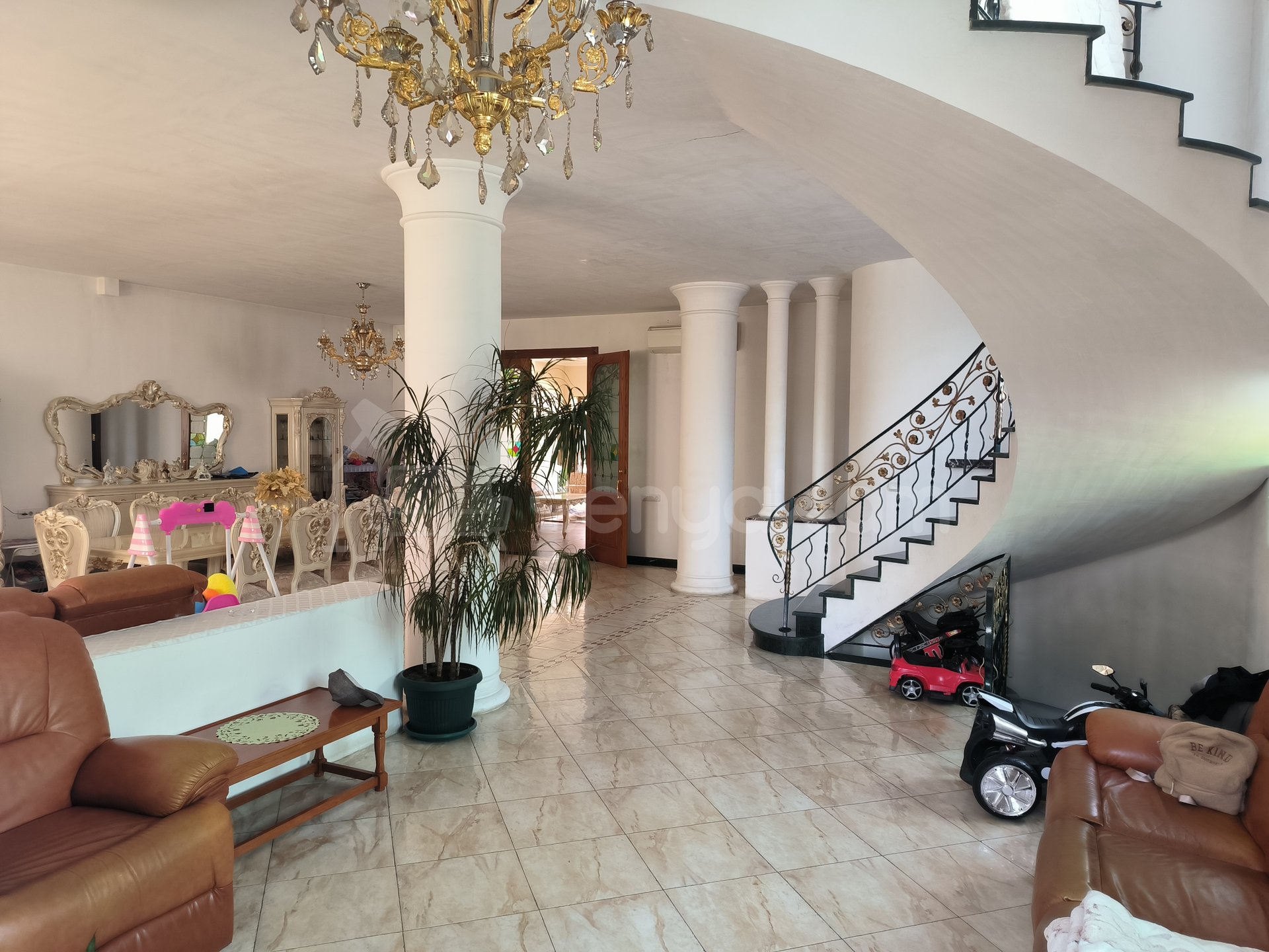 5 Սենյականոց Շքեղ Առանձնատուն, 320քմ