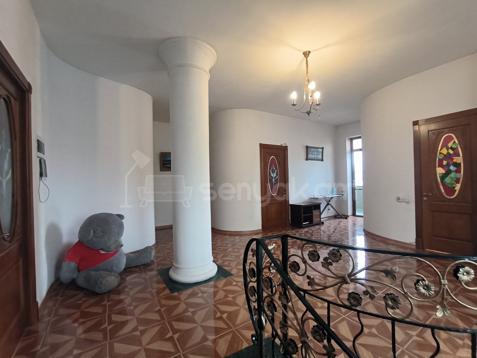 5 Սենյականոց Շքեղ Առանձնատուն, 320քմ