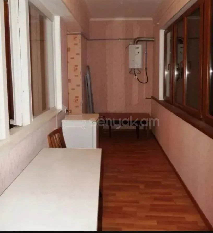 2 Սենյականոց Բնակարան Քարե Շենքում, 47քմ, 4/5 հարկ, Կապիտալ Վերանորոգված