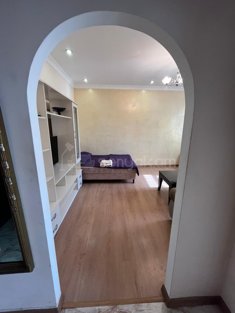 1 Սենյականոց Բնակարան, 45քմ, 3/5 հարկ, Կապիտալ Վերանորոգված