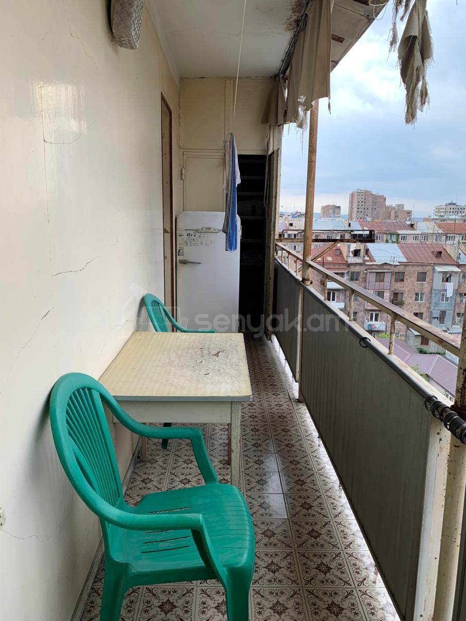 4 Սենյականոց Բնակարան Քարե Շենքում, 150քմ, 6/8 հարկ, Նորմալ Վիճակում