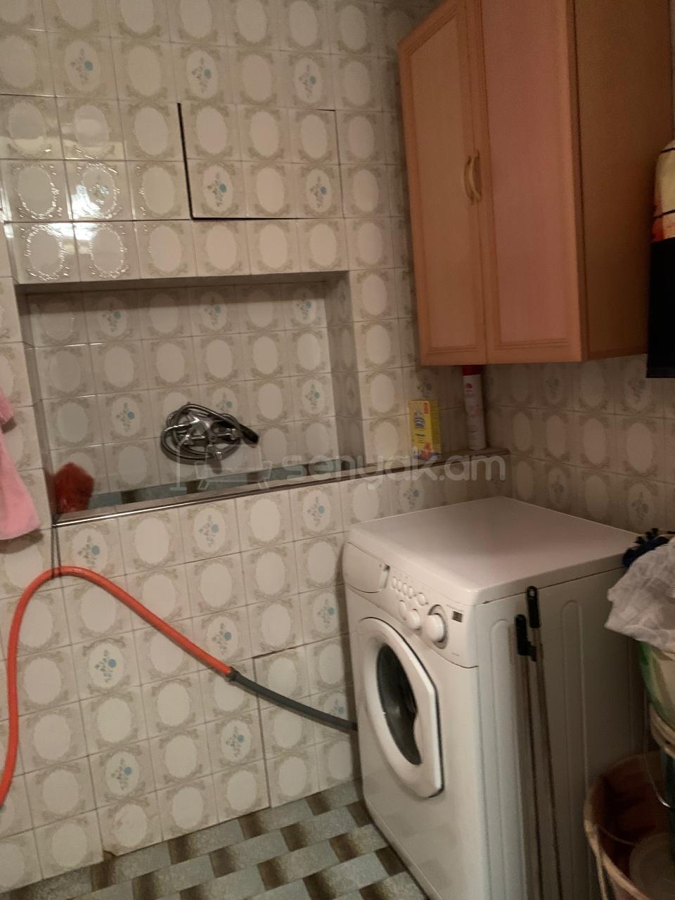 4 Սենյականոց Բնակարան Քարե Շենքում, 150քմ, 6/8 հարկ, Նորմալ Վիճակում