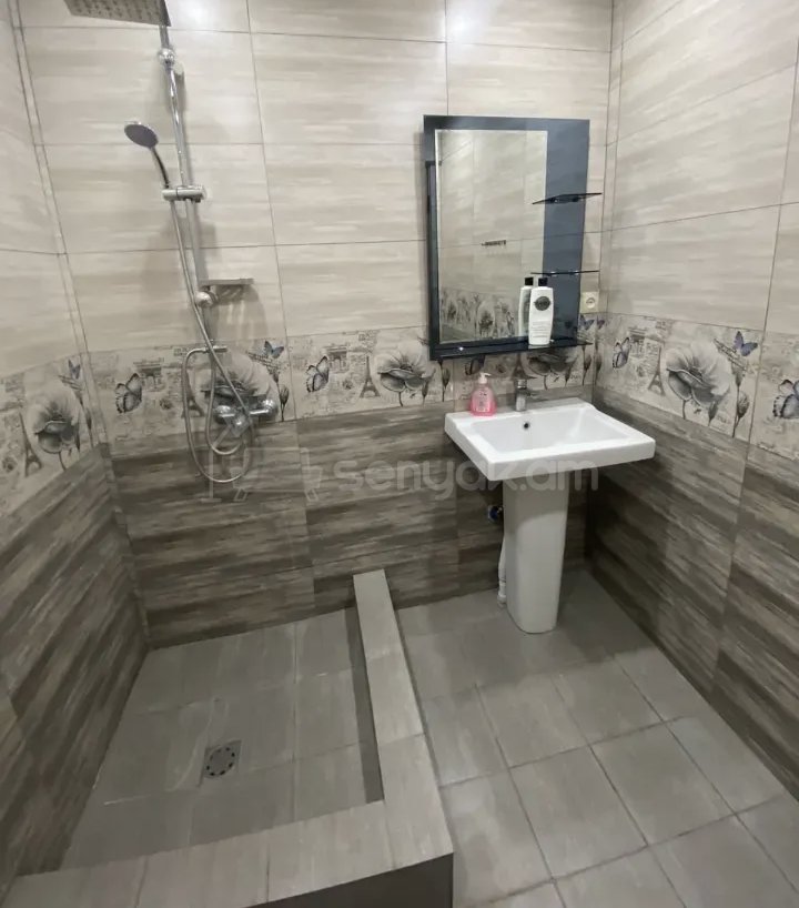 2 Սենյականոց Բնակարան Քարե Շենքում, 58քմ, 2/4 հարկ, Կապիտալ Վերանորոգված, Կահավորված, Արևկող