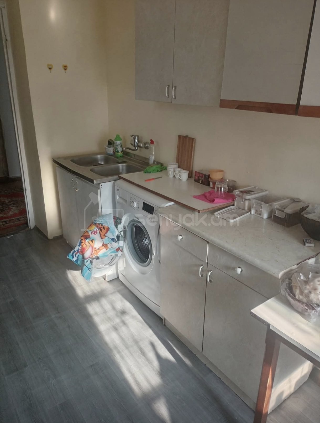 2 Սենյականոց Բնակարան Քարե Շենքում, 56քմ, 1/5 հարկ, Նորմալ Վիճակում, Կահավորված