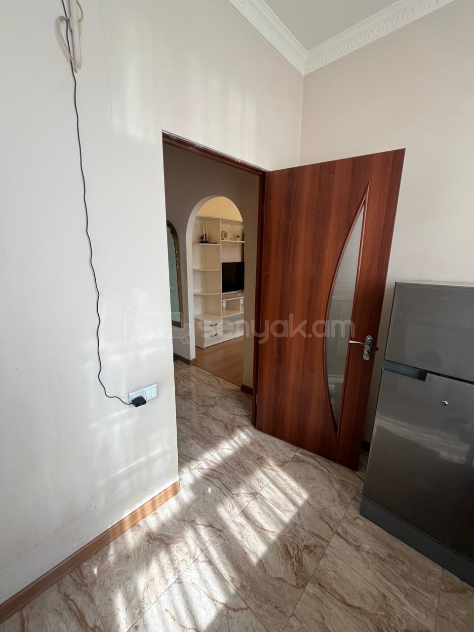 1 Սենյականոց Բնակարան, 45քմ, 3/5 հարկ, Դիզայներական Վերանորոգված