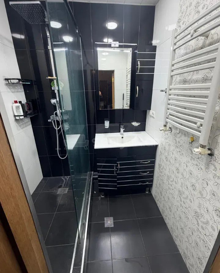 3 Սենյականոց Բնակարան, 74քմ, 3/9 հարկ, Կապիտալ Վերանորոգված