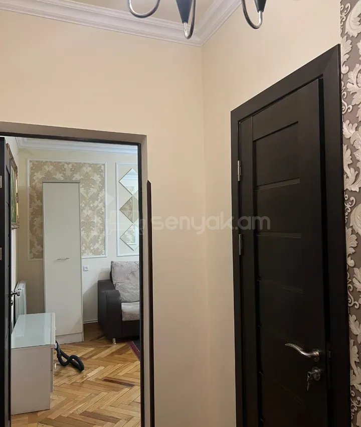 2 Սենյականոց Բնակարան Քարե Շենքում, 45քմ, 4/5 հարկ, Կապիտալ Վերանորոգված