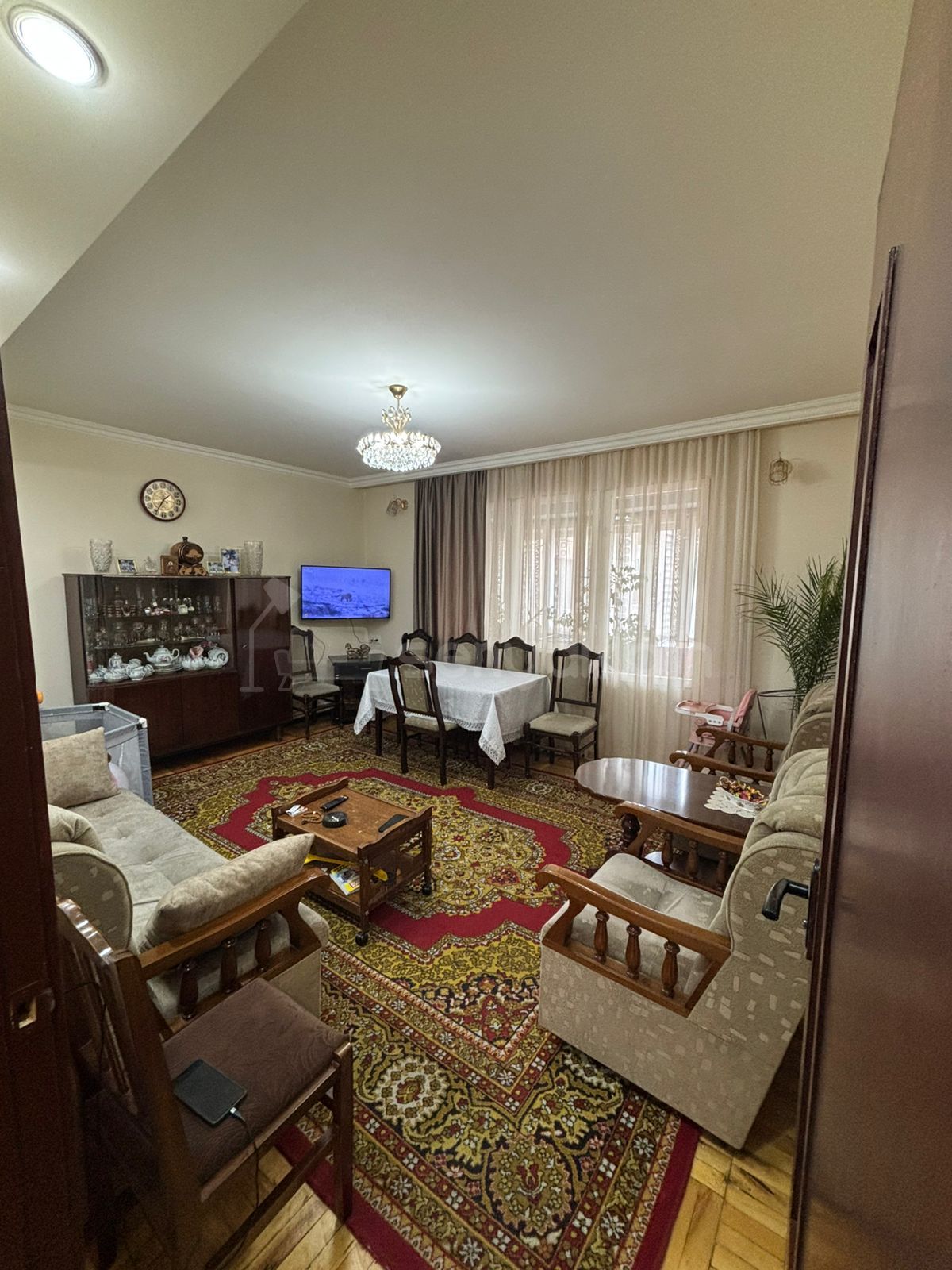 4 Սենյականոց Բնակարան, 90քմ, 6/9 հարկ, Կոսմետիկ Վերանորոգված