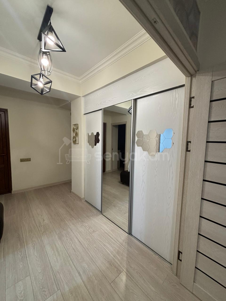 3 Սենյականոց Բնակարան, 74քմ, 5/14 հարկ, Կապիտալ Վերանորոգված