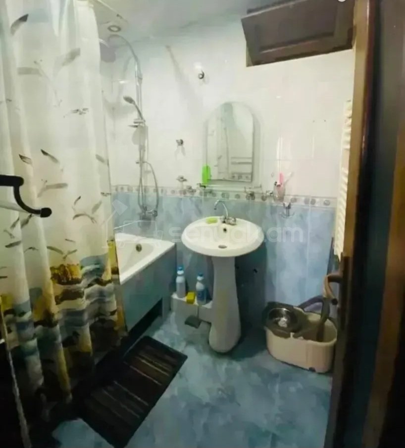 3 Սենյականոց Բնակարան Քարե Շենքում, 63քմ, 3/5 հարկ, Կապիտալ Վերանորոգված, Կահավորված