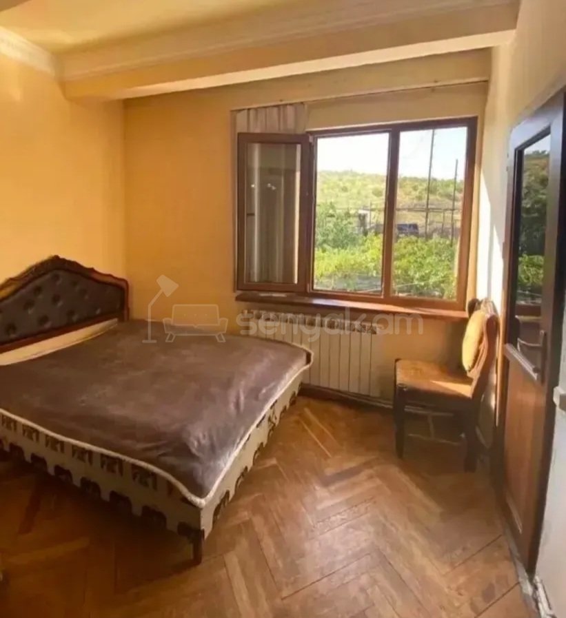 3 Սենյականոց Բնակարան Քարե Շենքում, 63քմ, 3/5 հարկ, Կապիտալ Վերանորոգված, Կահավորված