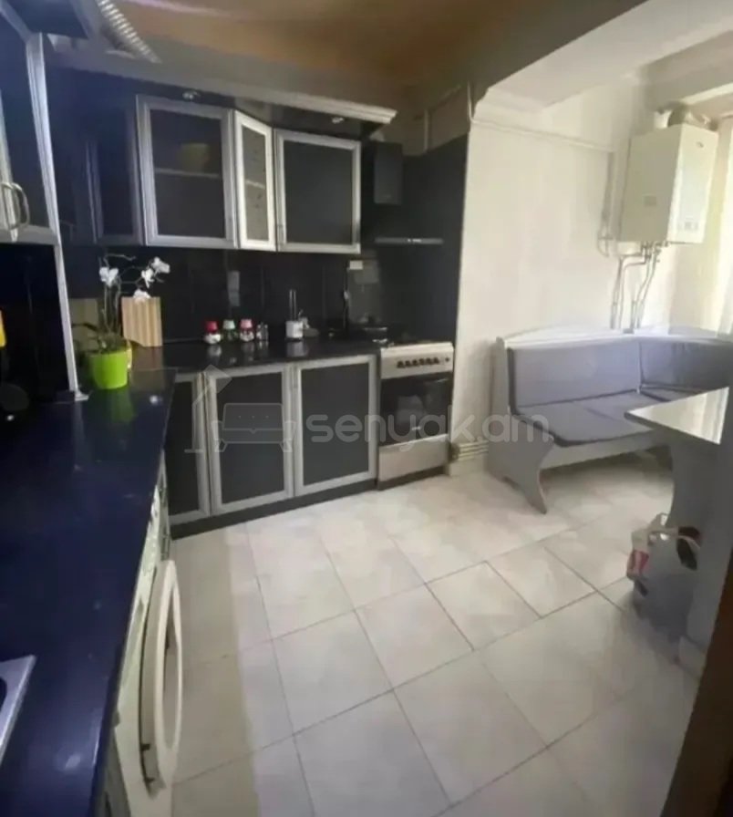 3 Սենյականոց Բնակարան Քարե Շենքում, 63քմ, 3/5 հարկ, Կապիտալ Վերանորոգված, Կահավորված