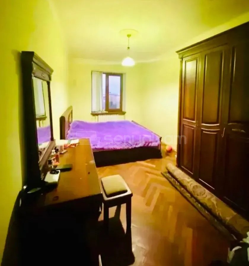 3 Սենյականոց Բնակարան Քարե Շենքում, 63քմ, 3/5 հարկ, Կապիտալ Վերանորոգված, Կահավորված