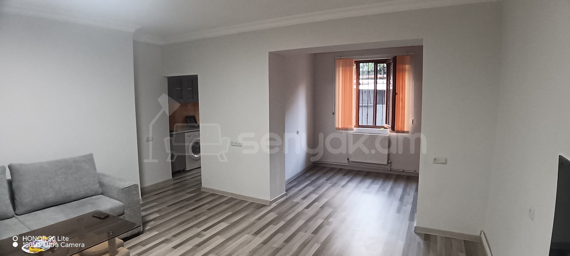 3 Սենյականոց Բնակարան Քարե Շենքում, 60քմ, 1/5 հարկ, Նորմալ Վիճակում, Մասամբ Կահավորված