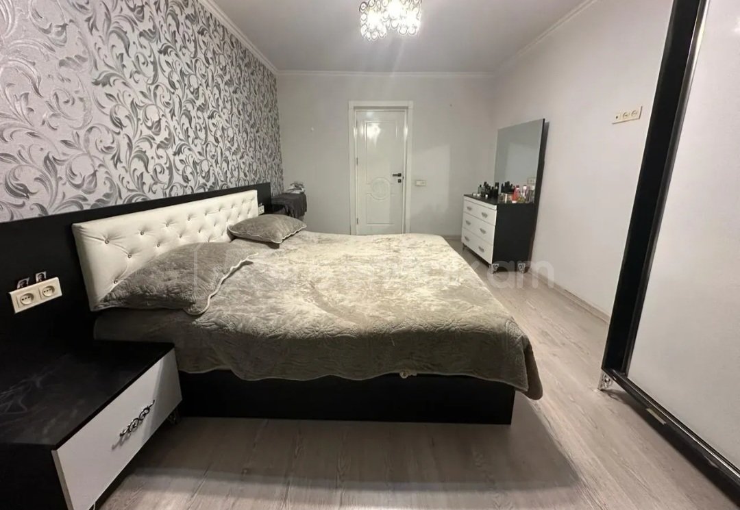 3 Սենյականոց Բնակարան Քարե Շենքում, 71քմ, 2/4 հարկ, Դիզայներական Վերանորոգված