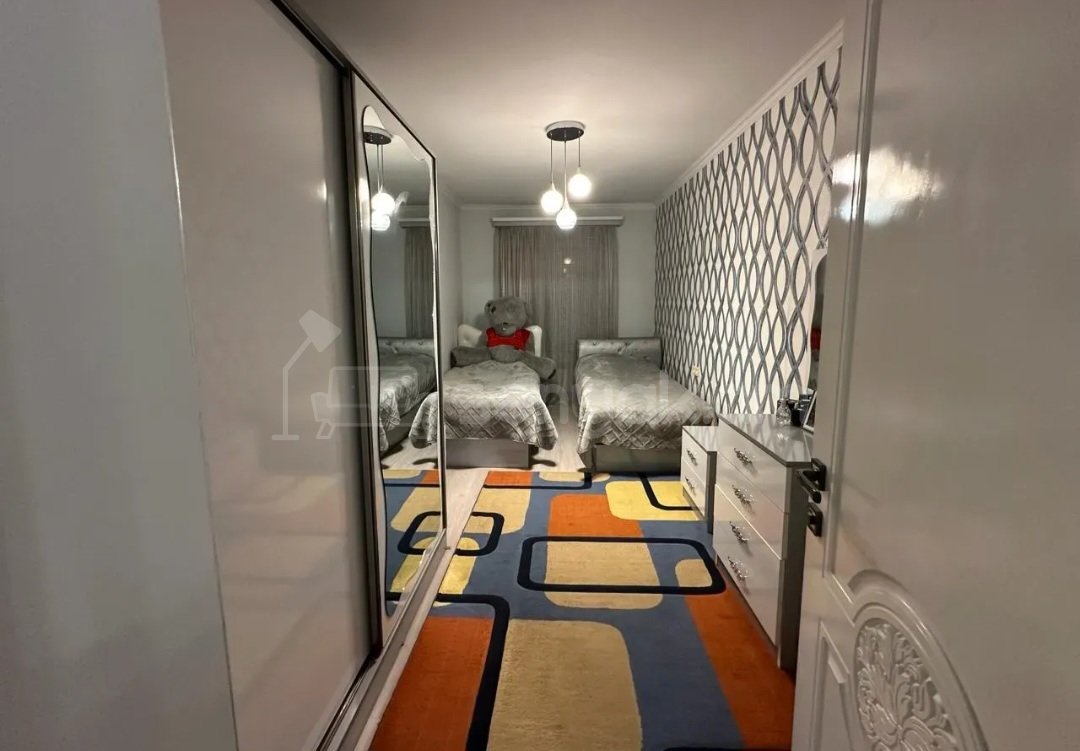 3 Սենյականոց Բնակարան Քարե Շենքում, 71քմ, 2/4 հարկ, Դիզայներական Վերանորոգված