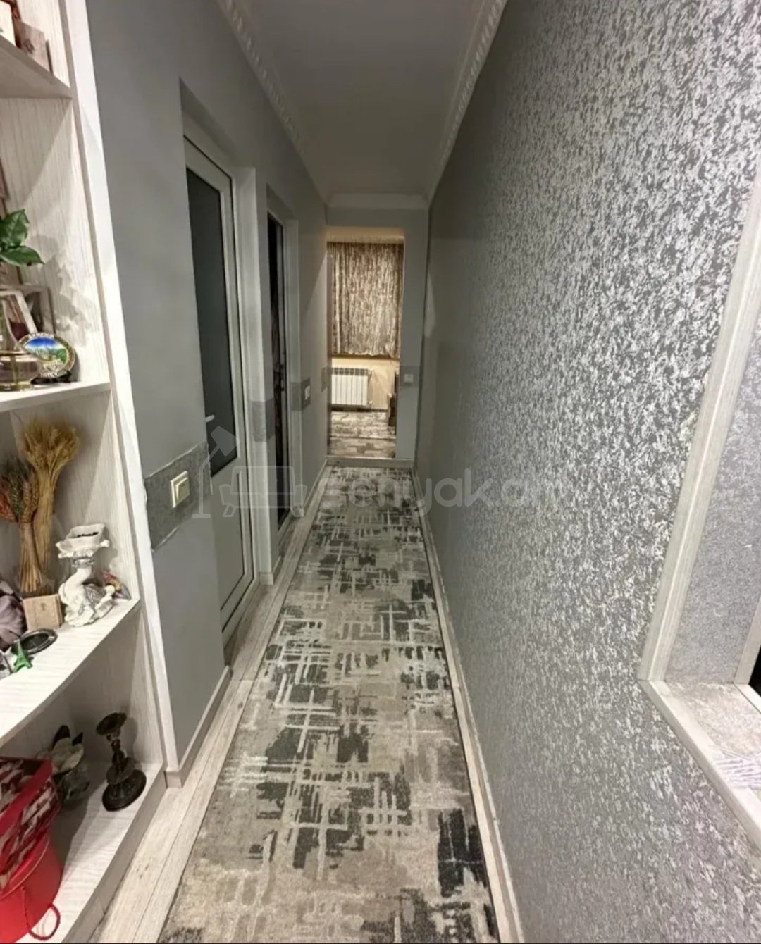 3 Սենյականոց Բնակարան Քարե Շենքում, 71քմ, 2/4 հարկ, Դիզայներական Վերանորոգված