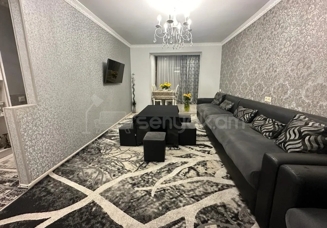 3 Սենյականոց Բնակարան Քարե Շենքում, 71քմ, 2/4 հարկ, Դիզայներական Վերանորոգված