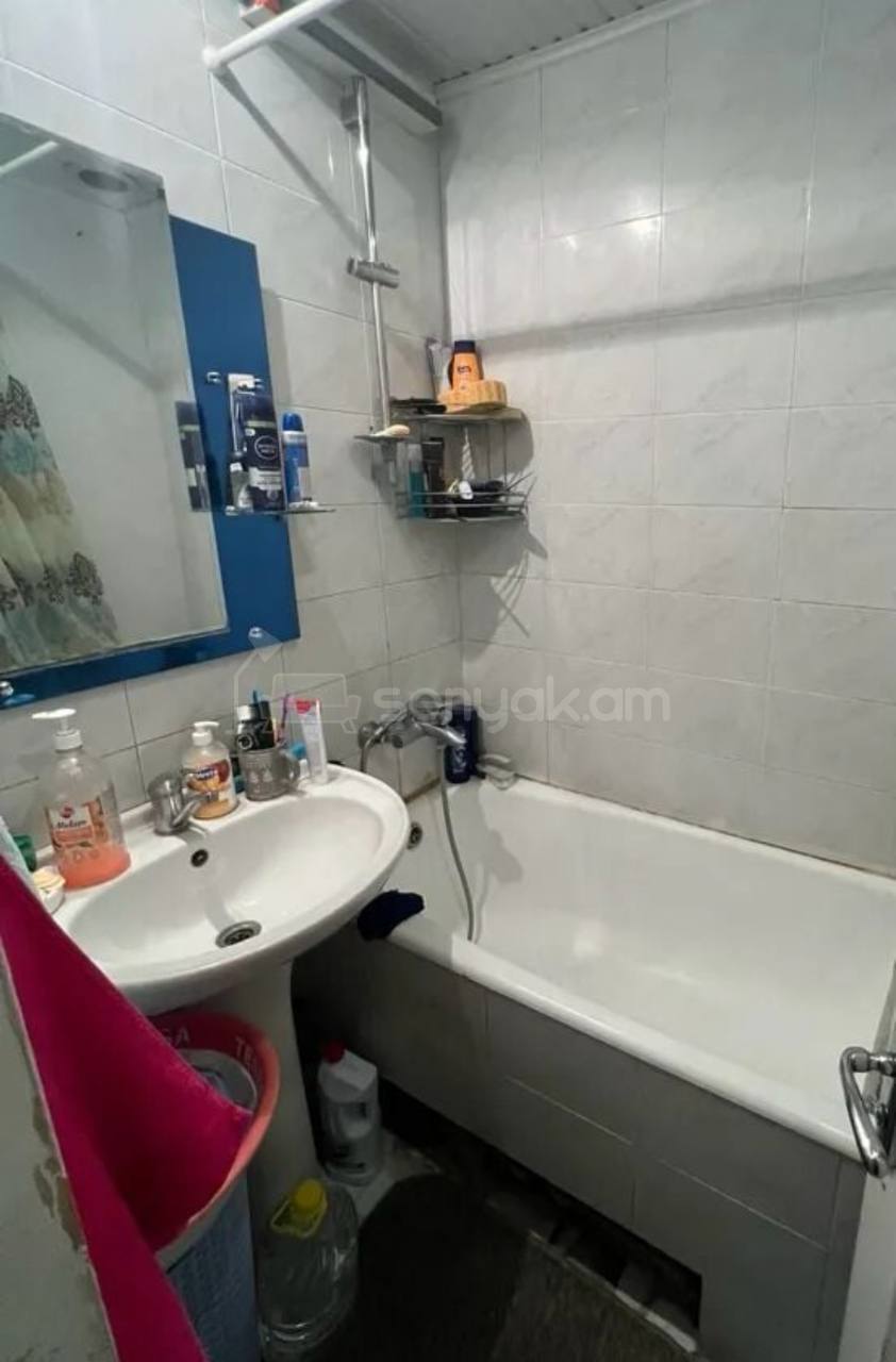 3 Սենյականոց Բնակարան Քարե Շենքում, 76քմ, 4/5 հարկ, Կոսմետիկ Վերանորոգված