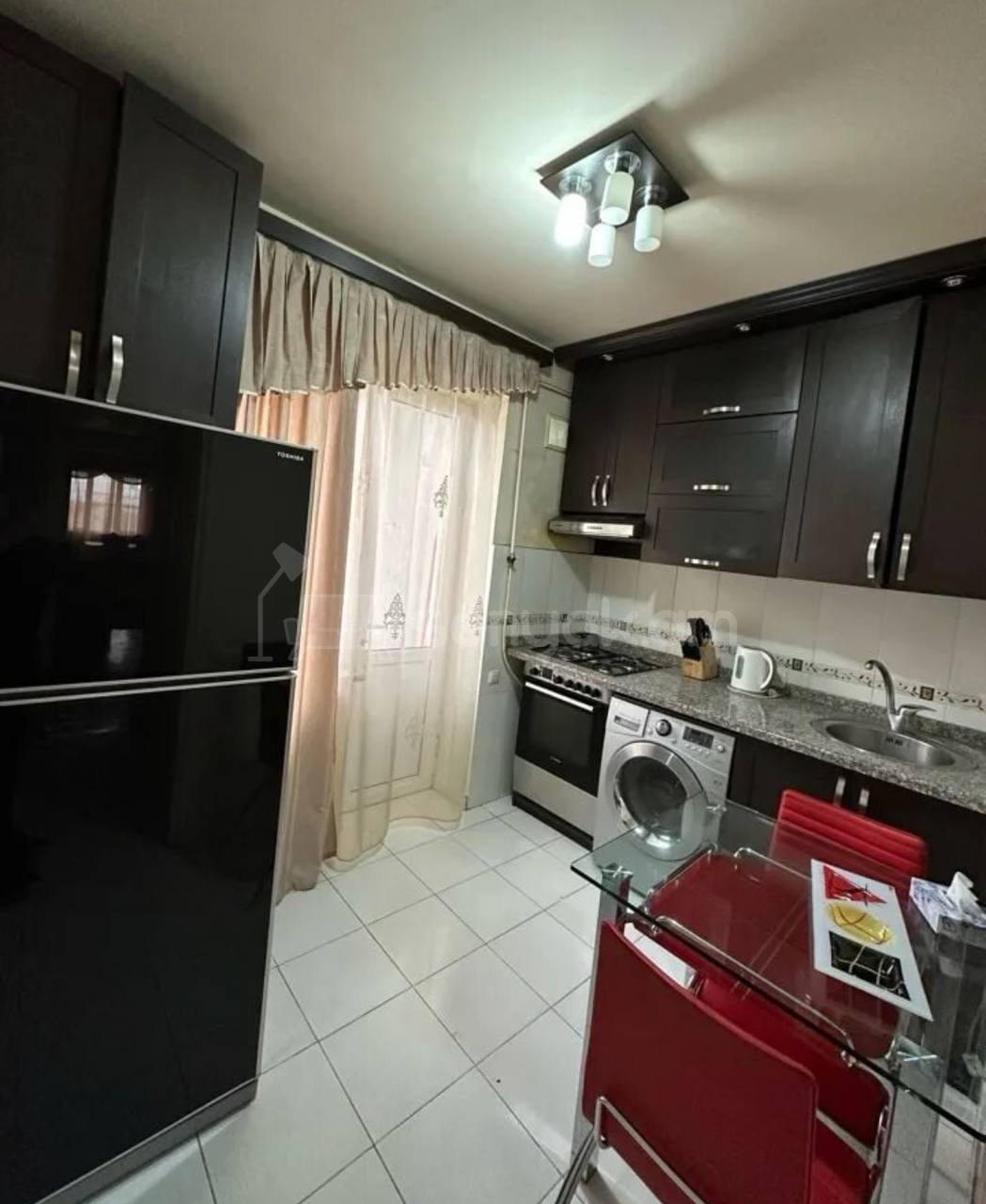 3 Սենյականոց Բնակարան Քարե Շենքում, 76քմ, 4/5 հարկ, Կոսմետիկ Վերանորոգված