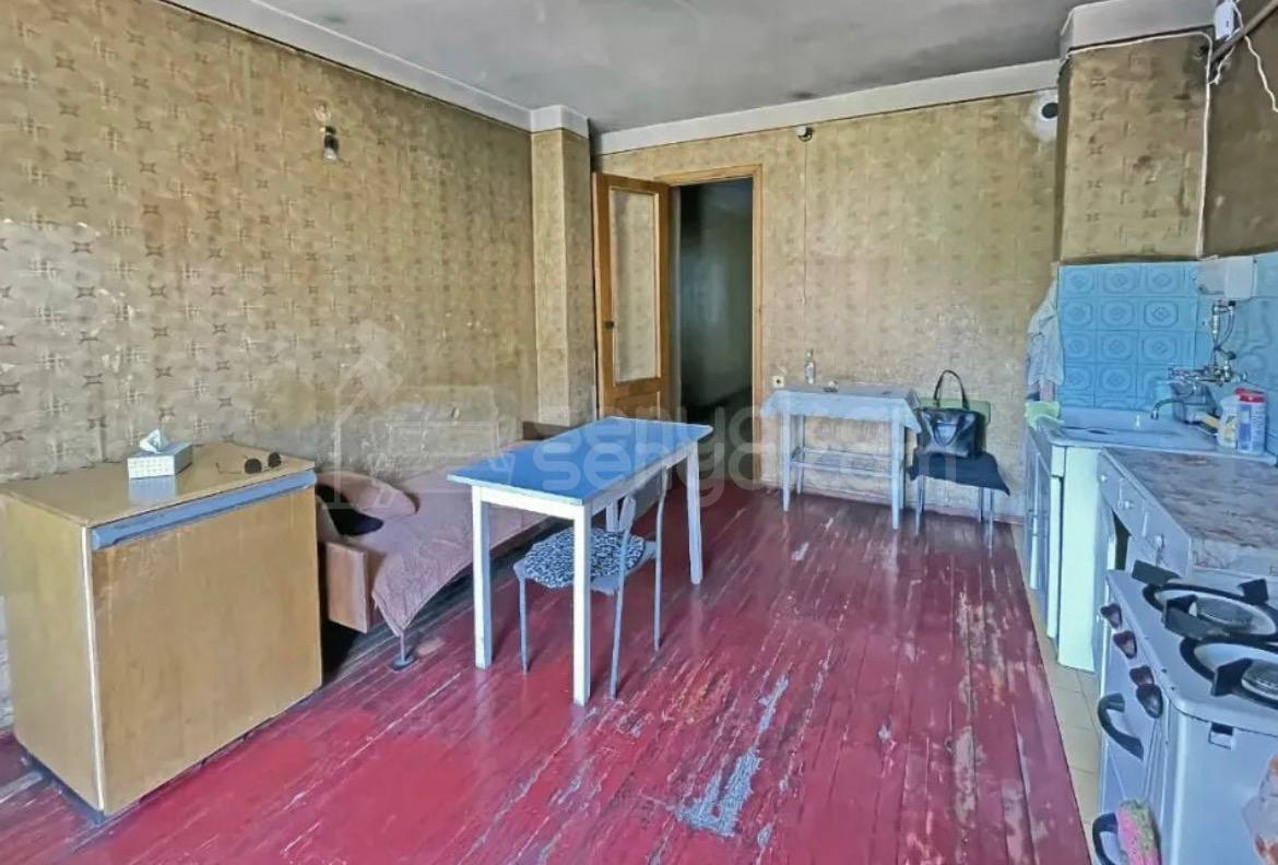 3 Սենյականոց Բնակարան Քարե Շենքում, 108քմ, 2/5 հարկ, Նորմալ Վիճակում