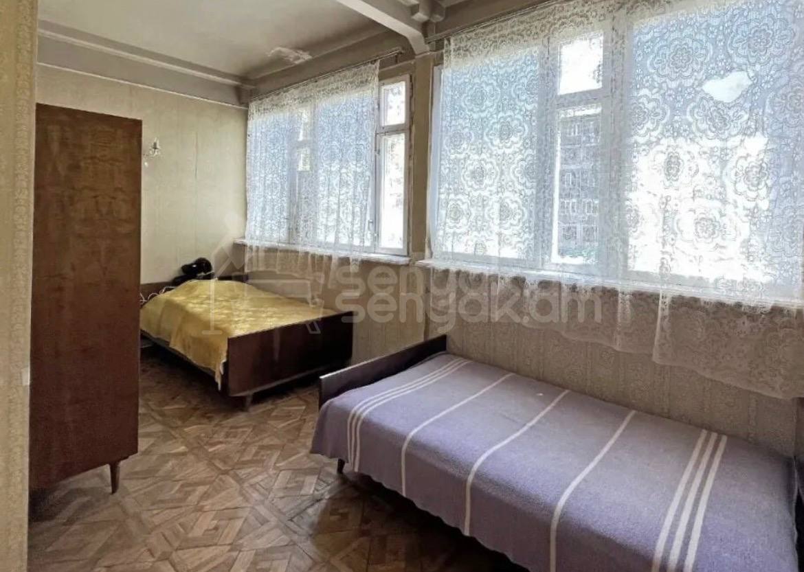 3 Սենյականոց Բնակարան Քարե Շենքում, 108քմ, 2/5 հարկ, Նորմալ Վիճակում