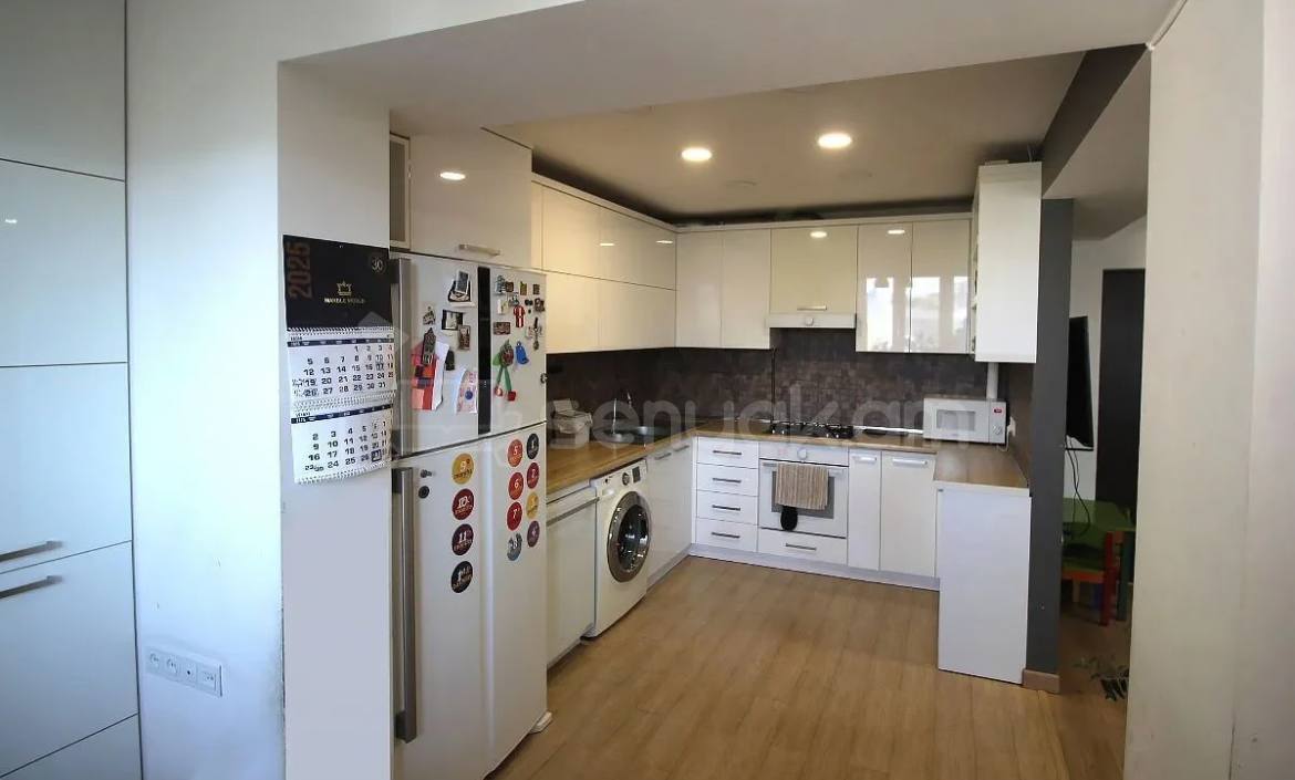 4 Սենյականոց Բնակարան, 103քմ, 6/14 հարկ, Նորմալ Վիճակում