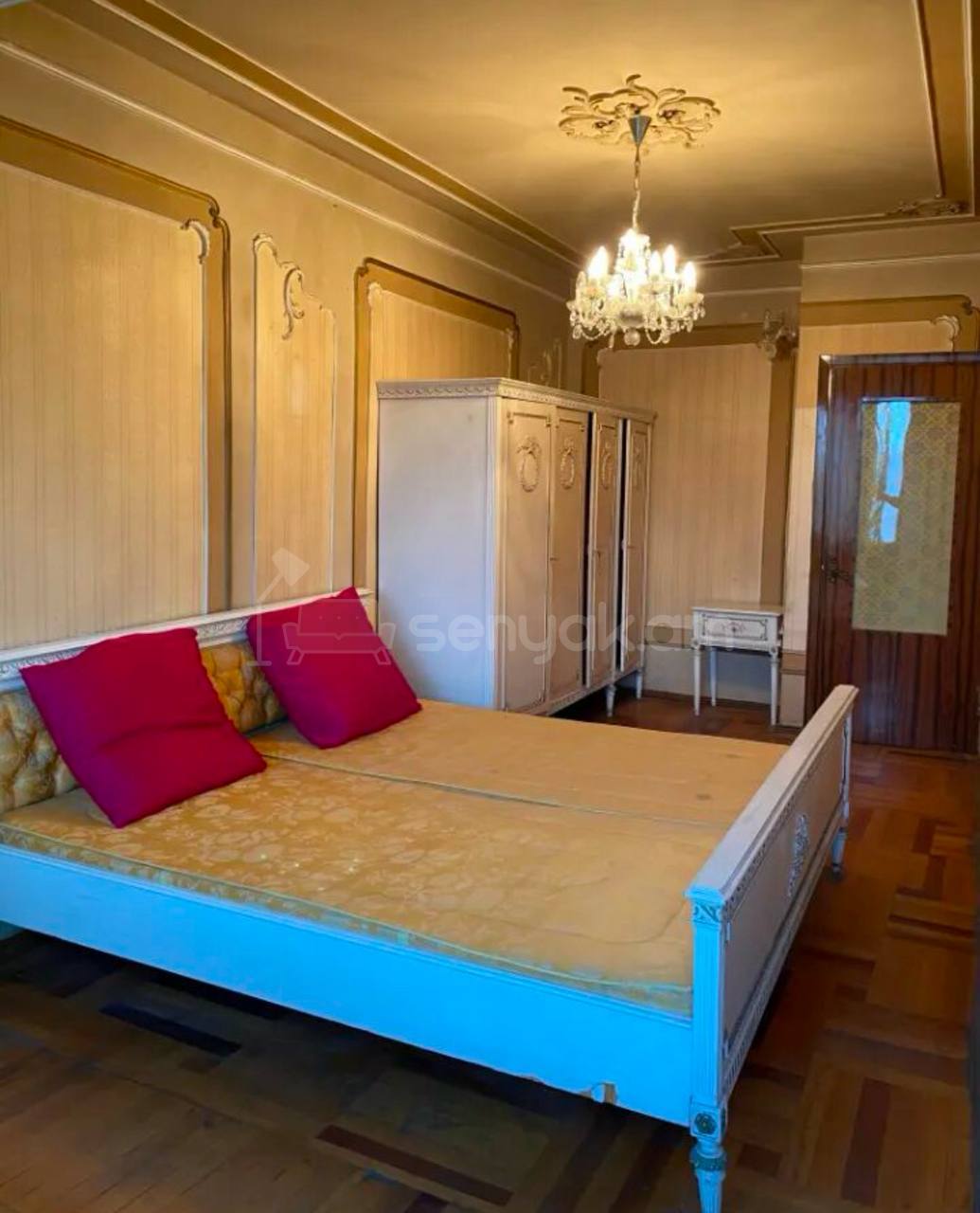 2 Սենյականոց Բնակարան Քարե Շենքում, 70քմ, 5/5 հարկ, Նորմալ Վիճակում, Կահավորված, Արևկող