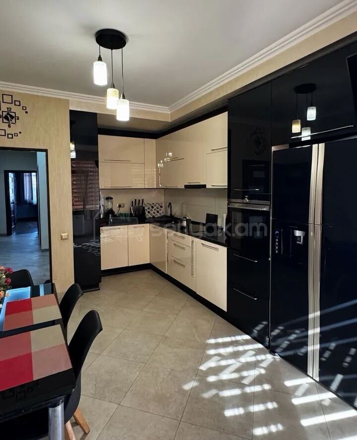 4 Սենյականոց Բնակարան Նորակառույցում, 113քմ, 8/8 հարկ, Կապիտալ Վերանորոգված