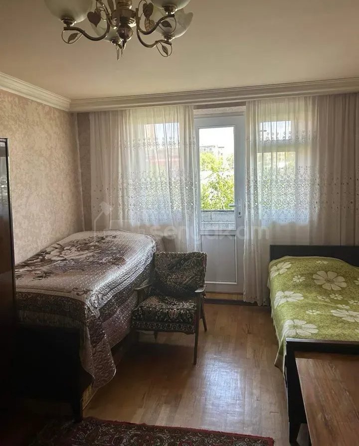 3 Սենյականոց Բնակարան Քարե Շենքում, 80քմ, 4/4 հարկ, Կոսմետիկ Վերանորոգված