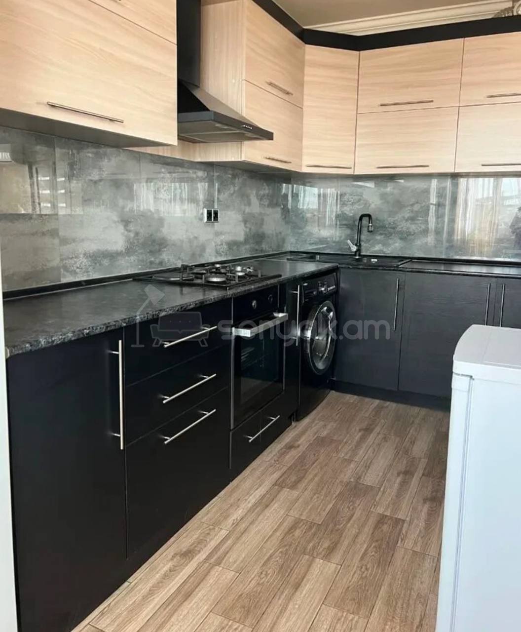 4 Սենյականոց Բնակարան, 85քմ, 8/14 հարկ, Դիզայներական Վերանորոգված