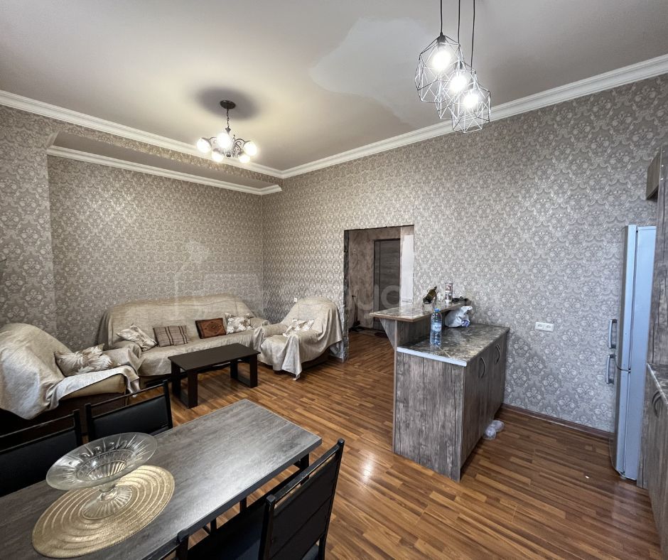 2 Սենյականոց Բնակարան Քարե Շենքում, 53քմ, 1/3 հարկ, Կապիտալ Վերանորոգված