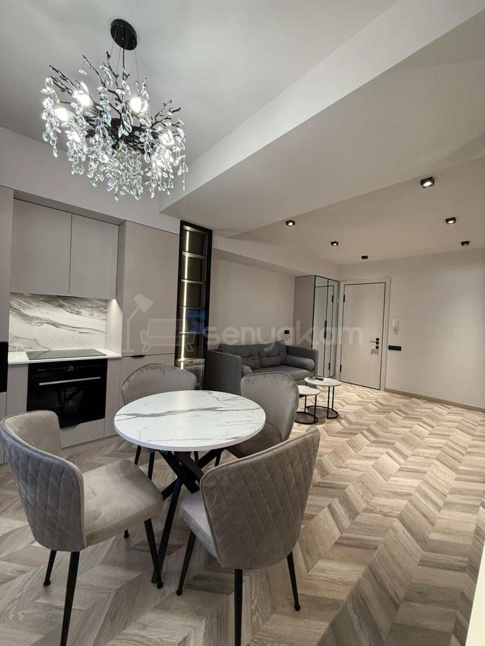 2 Սենյականոց Բնակարան, 42քմ, 3/8 հարկ, Կապիտալ Վերանորոգված