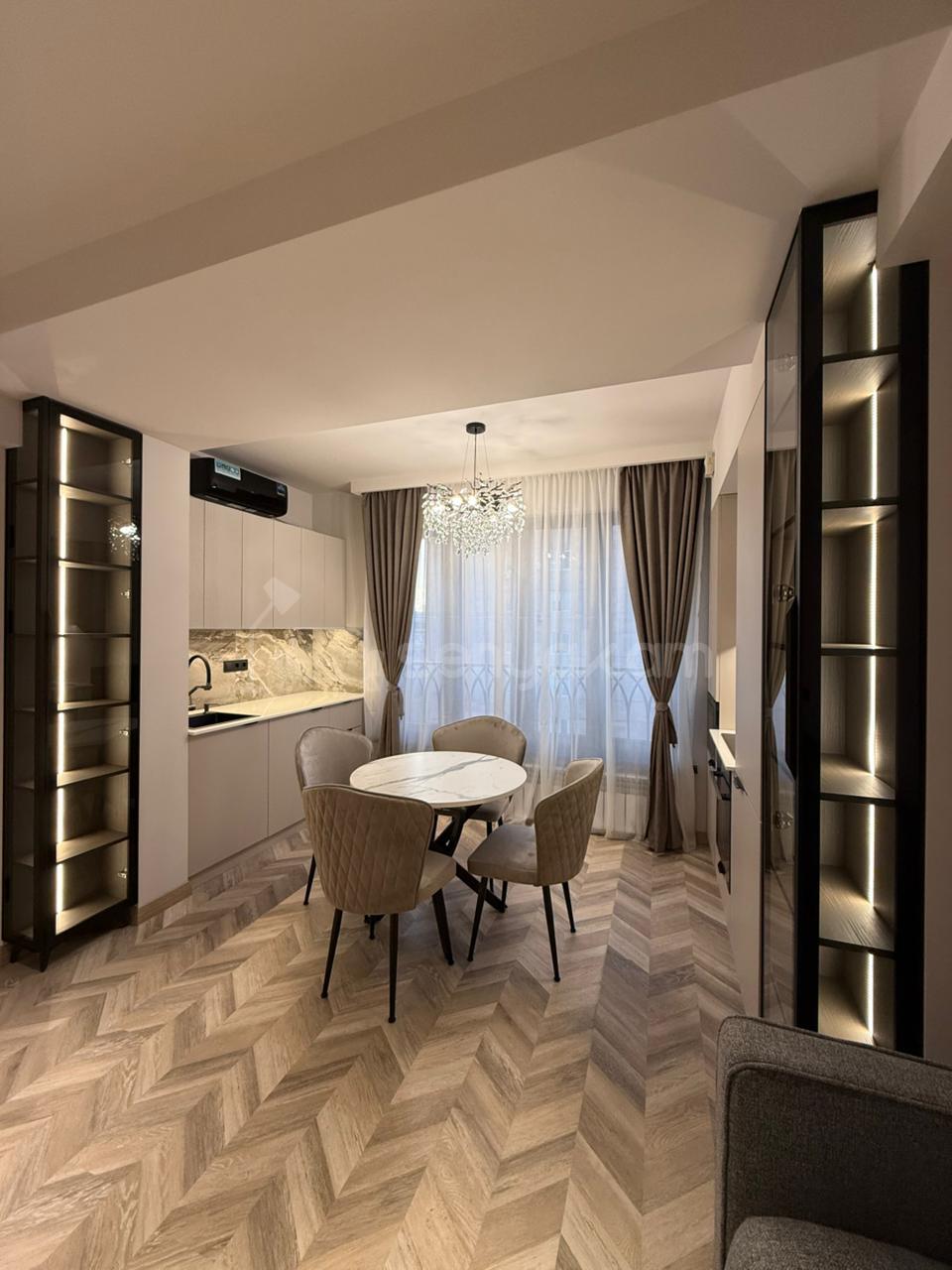 2 Սենյականոց Բնակարան, 42քմ, 3/8 հարկ, Կապիտալ Վերանորոգված