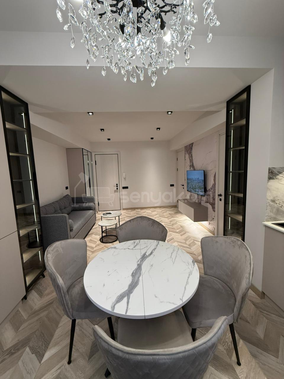 2 Սենյականոց Բնակարան, 42քմ, 3/8 հարկ, Կապիտալ Վերանորոգված