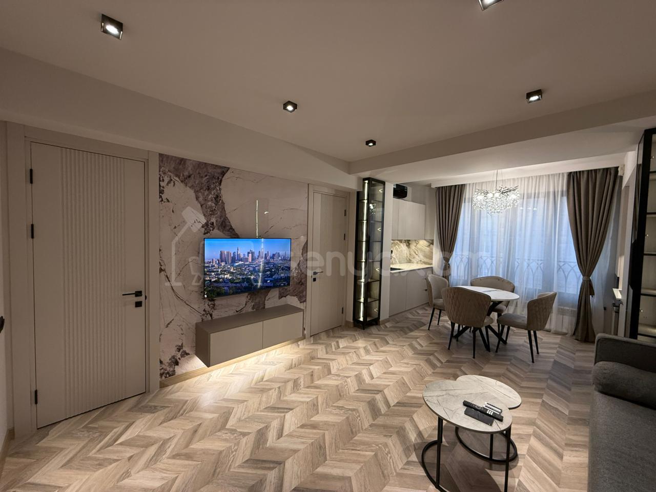 2 Սենյականոց Բնակարան, 42քմ, 3/8 հարկ, Կապիտալ Վերանորոգված