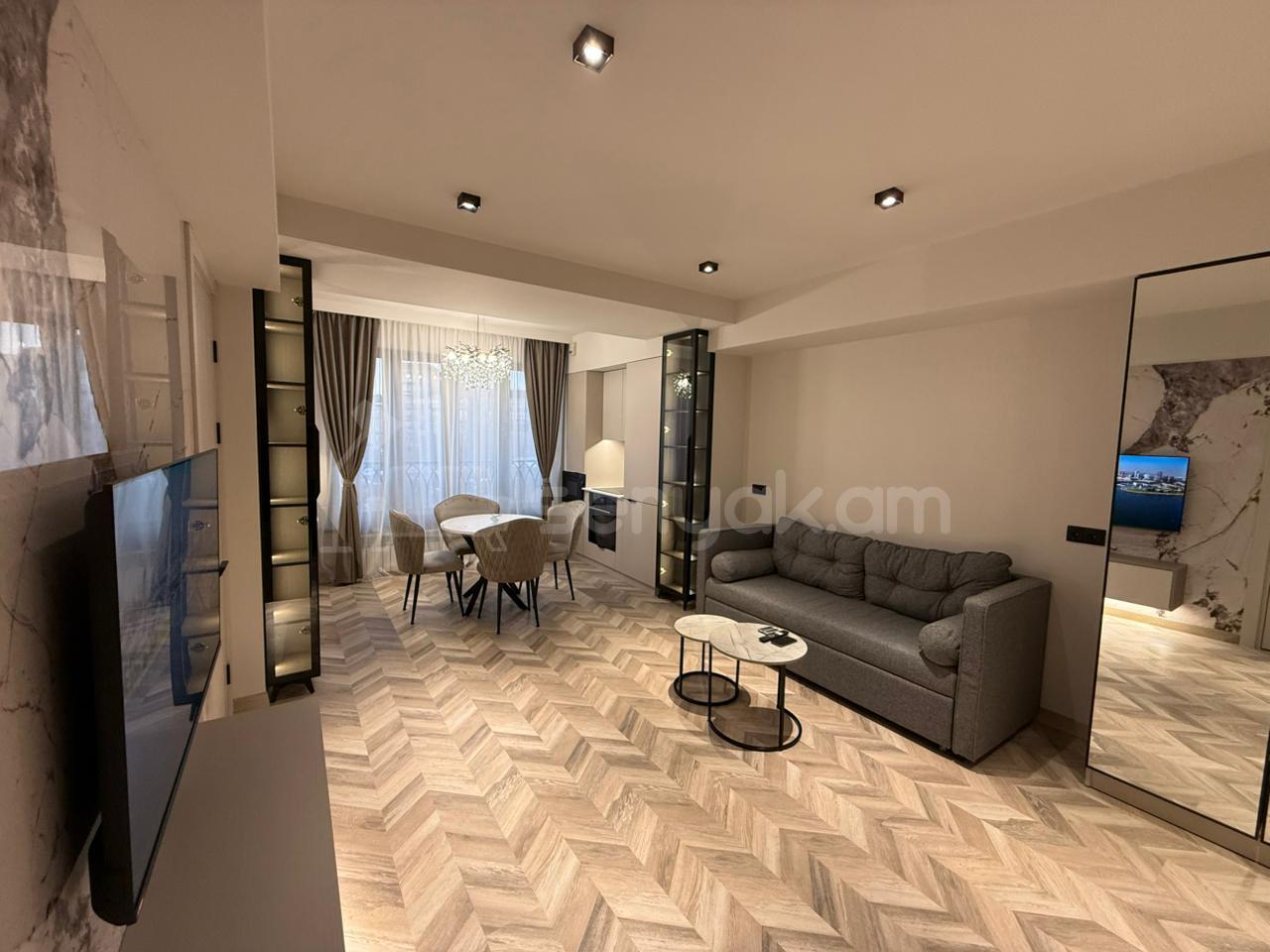 2 Սենյականոց Բնակարան, 42քմ, 3/8 հարկ, Կապիտալ Վերանորոգված