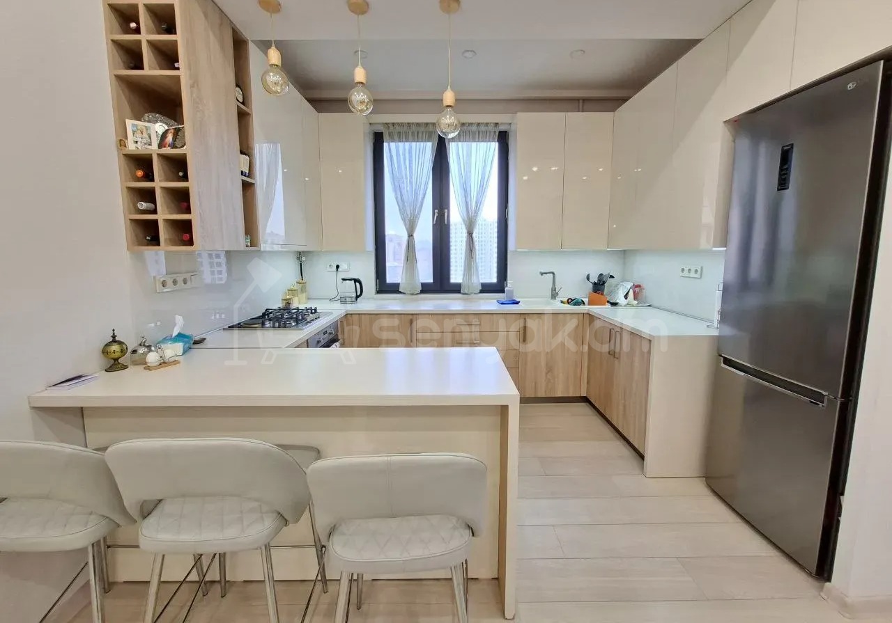 4 Սենյականոց Բնակարան Նորակառույցում, 93քմ, 10/12 հարկ, Կապիտալ Վերանորոգված