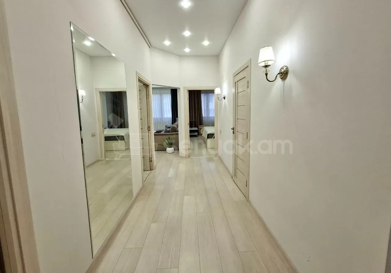 4 Սենյականոց Բնակարան Նորակառույցում, 93քմ, 10/12 հարկ, Կապիտալ Վերանորոգված